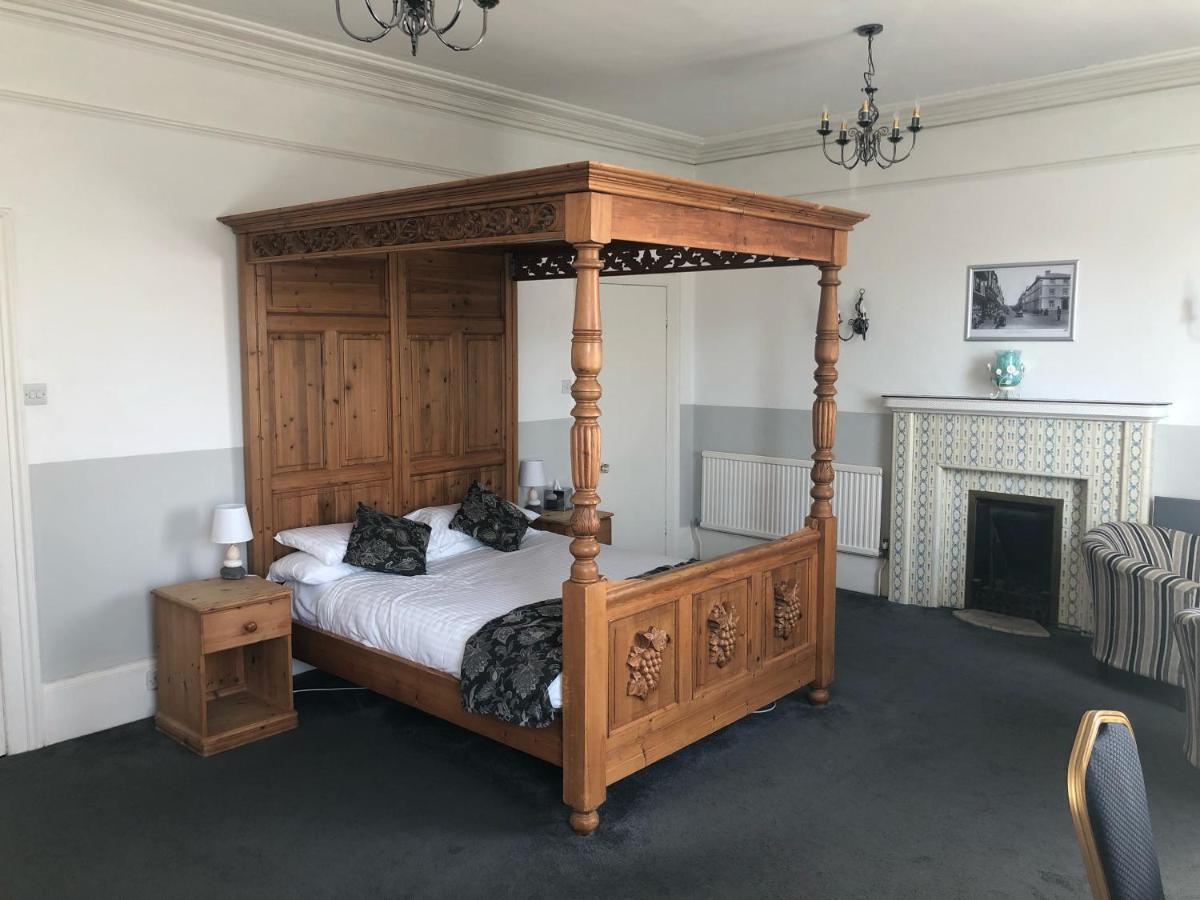 Lowenac Hotel Кембърн Екстериор снимка