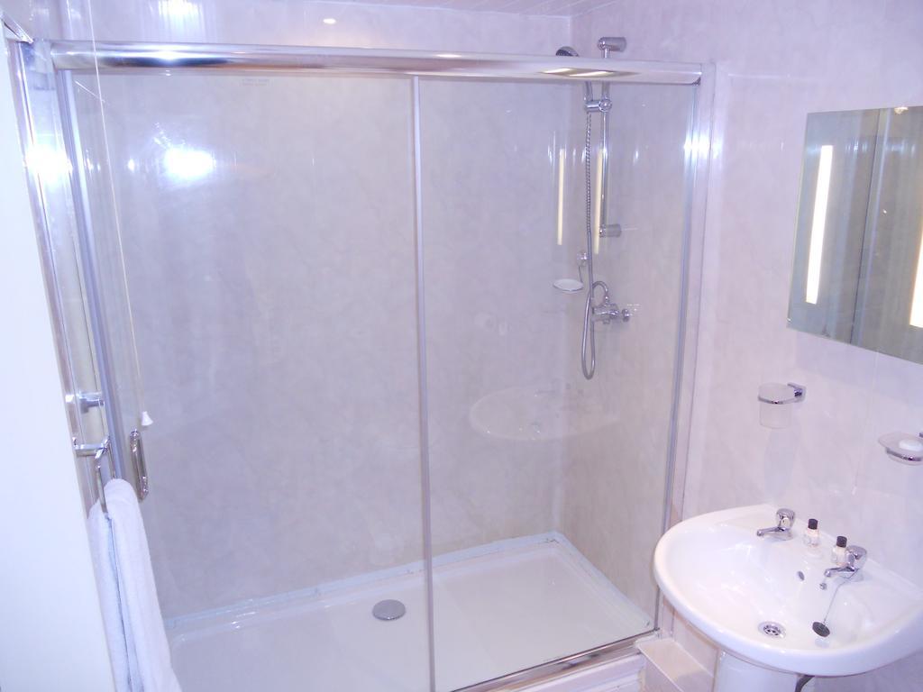Lowenac Hotel Кембърн Стая снимка